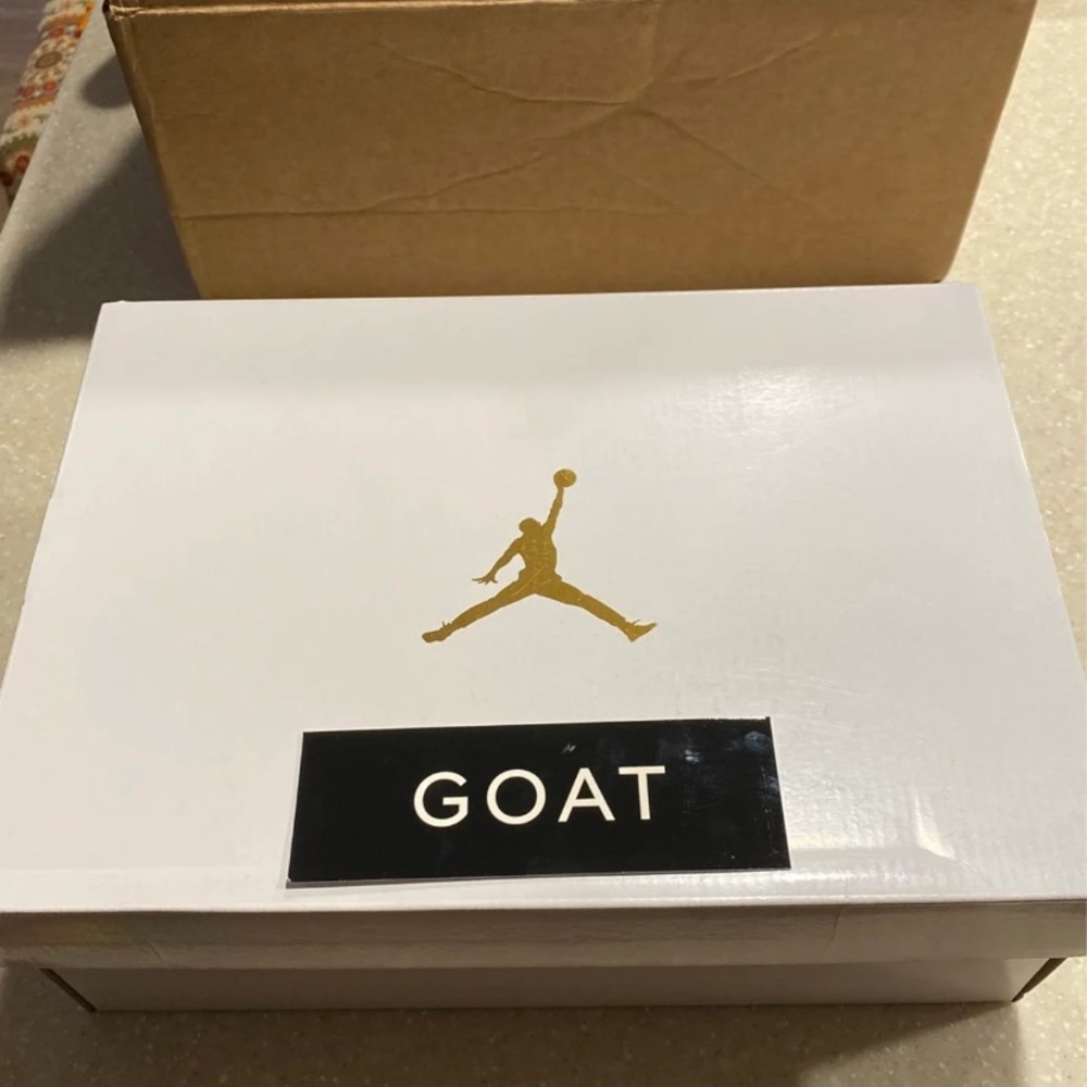 Air Jordan Retro 4 in ‘Shimmer’ Women’s Size 6